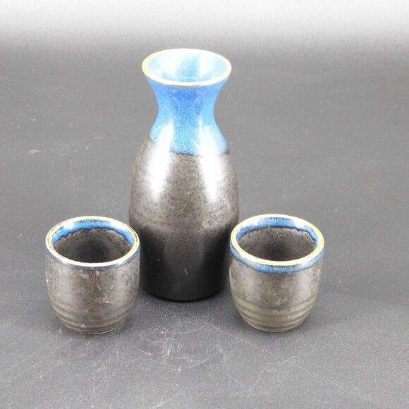 Vintage Ceramic Sake Set Bottle 2 Cups Blue Black Gray - Picture 3 of 6